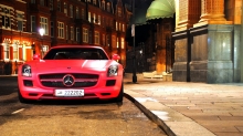  Mercedes-Benz SLS      